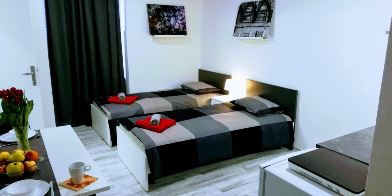 Zpula Center Apartments And Rooms ภายนอก รูปภาพ