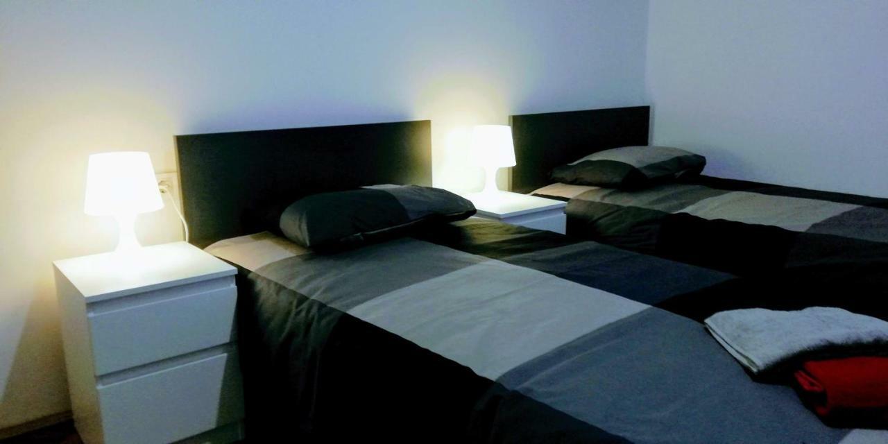 Zpula Center Apartments And Rooms ภายนอก รูปภาพ