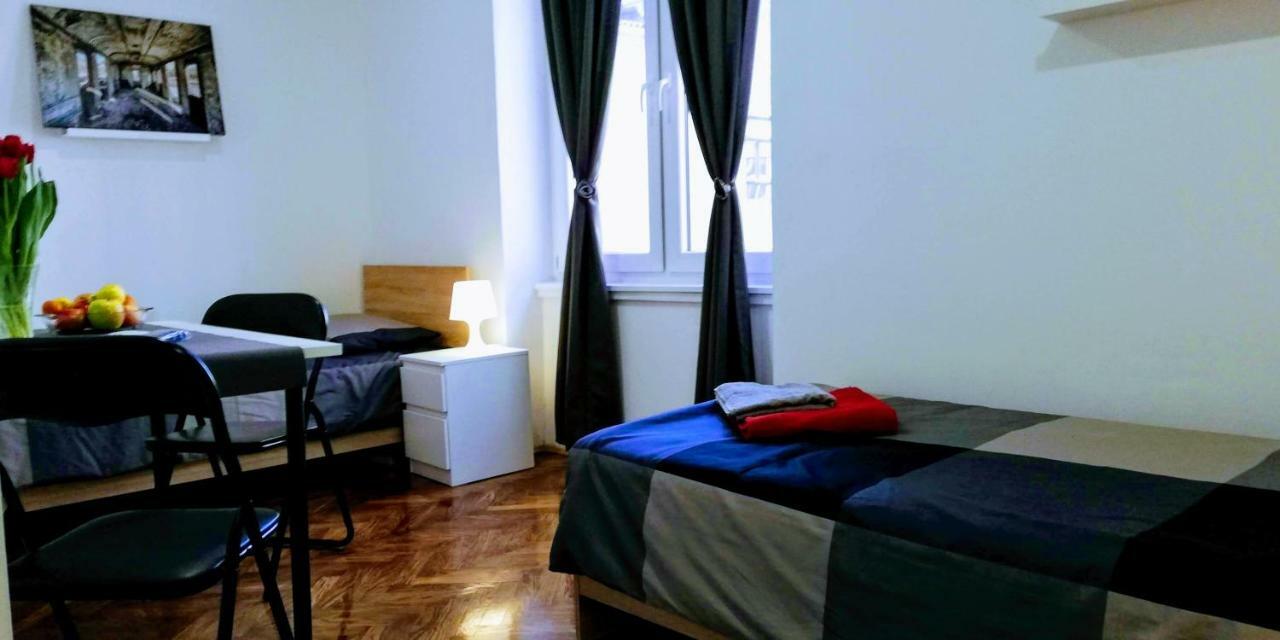 Zpula Center Apartments And Rooms ภายนอก รูปภาพ