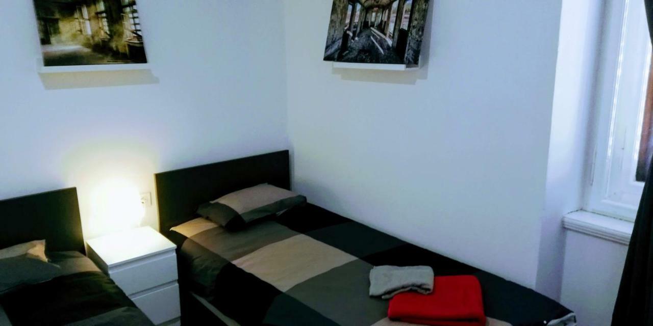 Zpula Center Apartments And Rooms ภายนอก รูปภาพ